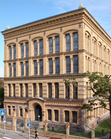 Foto: Uni Halle Zu sehen ist die ULB von Halle.