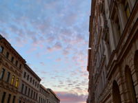 Foto: Teil des Sonnenuntergangs von meiner Straße im Paulusviertel mit Blick auf Ludwig-Wucherer-Straße. (Bild öffnet vergrößert)
