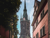Roter Turm (Bild öffnet vergrößert)