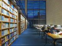 Bild des Juridicums (Bild öffnet vergrößert)