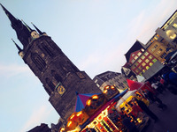 Auf dem Markt ist immer was los (Bild öffnet vergrößert)