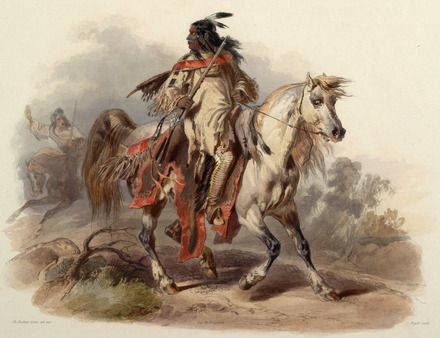 Zu sehen ist ein Ureinwohner Nordamerikas auf einem Pferd. Das Bild ist in Brauntönen gehalten und stellte eine Zeichnung dar. 