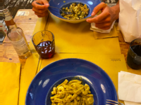 Foto: Einzigartig: Pasta mit Pistacchiopesto und Shrimps. (Bild öffnet vergrößert)